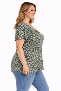 Picture of PLUS SIZE STRETCH TOP WITH DAISY PRINT